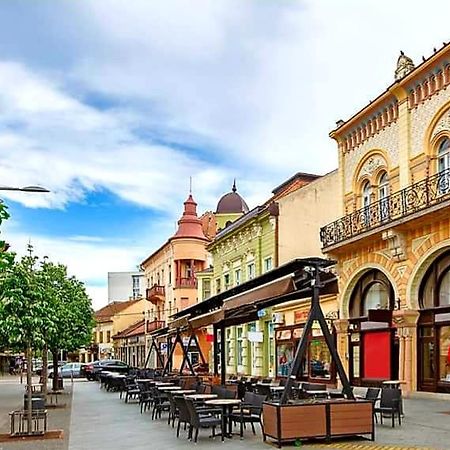 A Pousada Centar Lux 2 Zrenjanin Exterior foto
