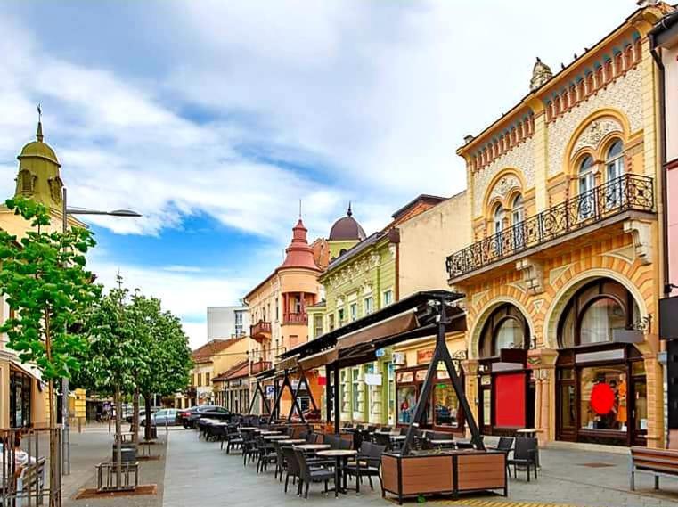 A Pousada Centar Lux 2 Zrenjanin Exterior foto