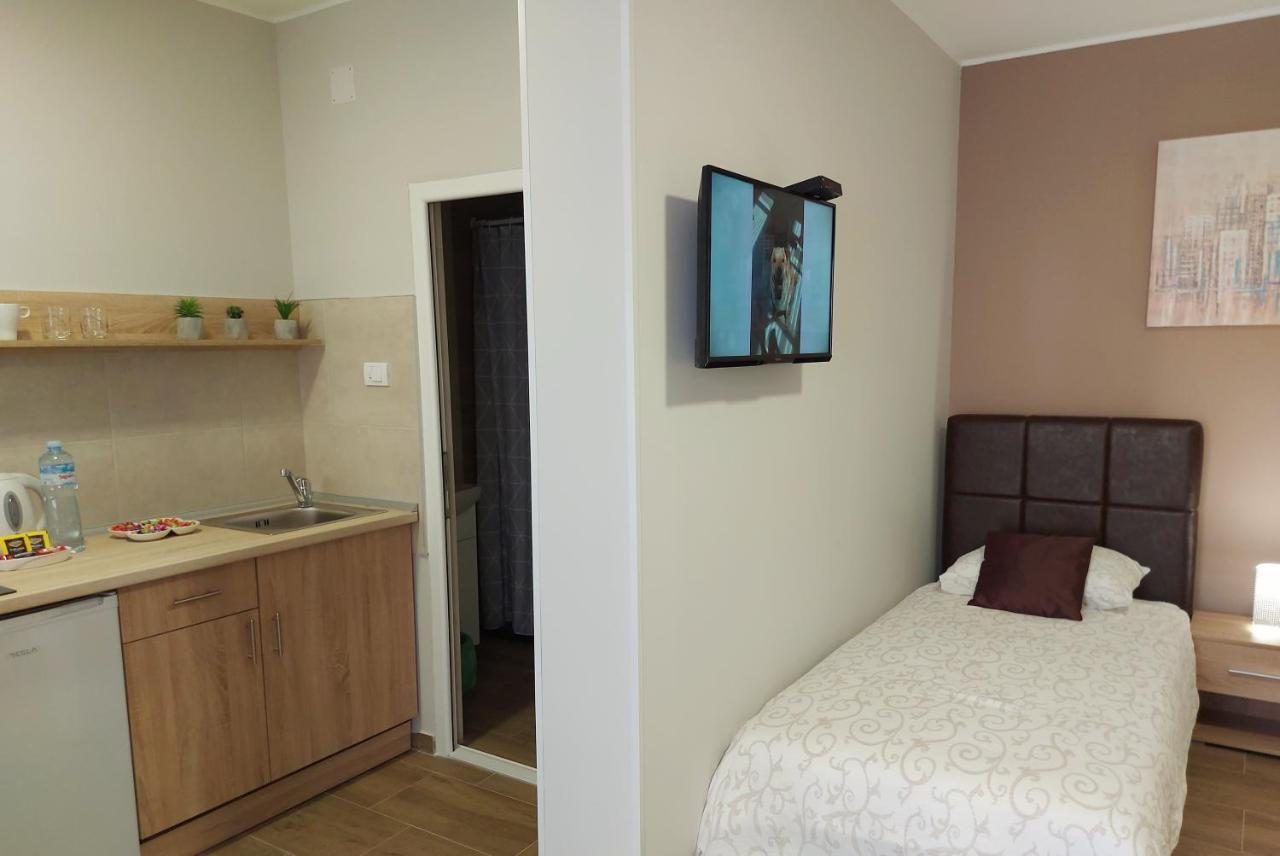 A Pousada Centar Lux 2 Zrenjanin Exterior foto
