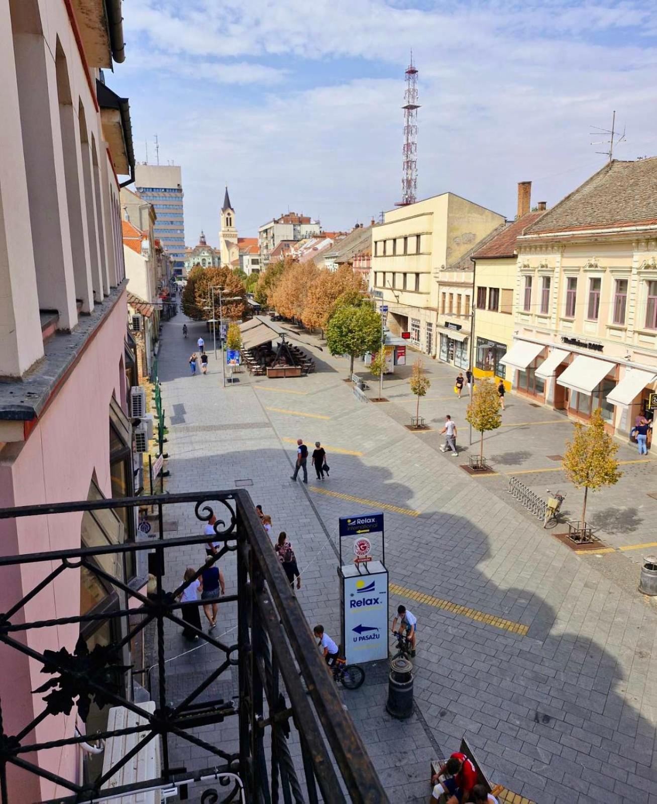 A Pousada Centar Lux 2 Zrenjanin Exterior foto