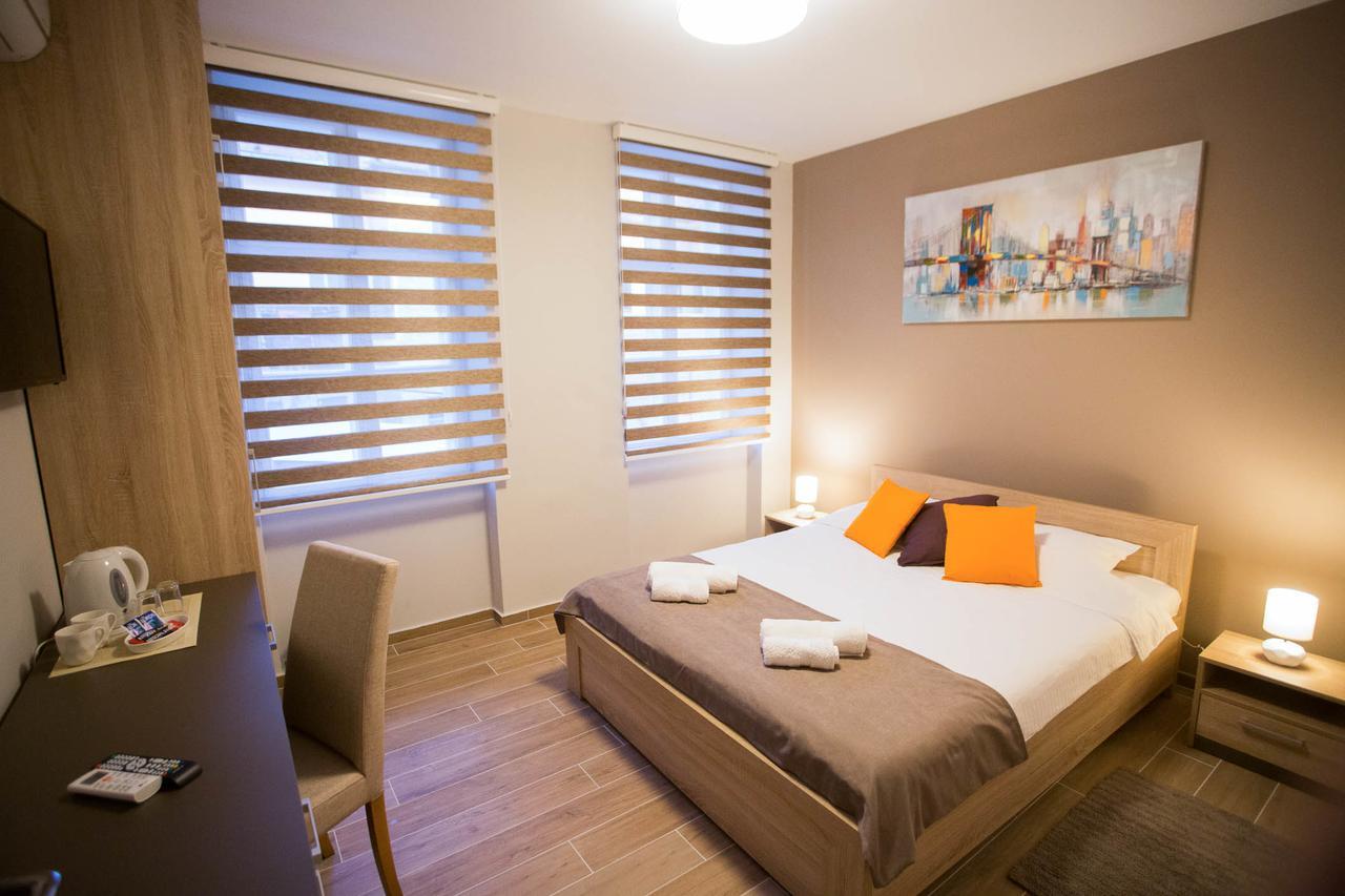A Pousada Centar Lux 2 Zrenjanin Exterior foto