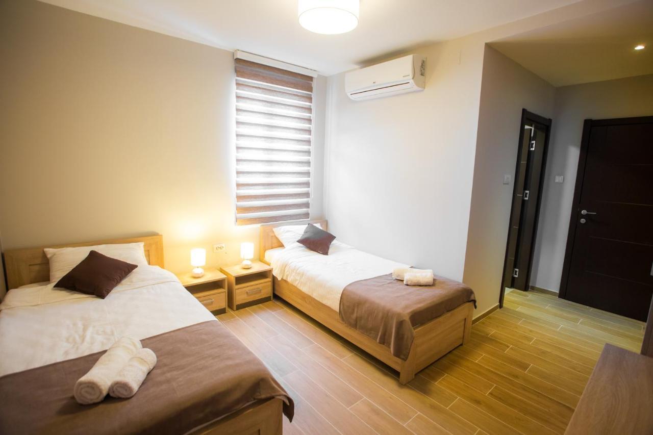 A Pousada Centar Lux 2 Zrenjanin Exterior foto