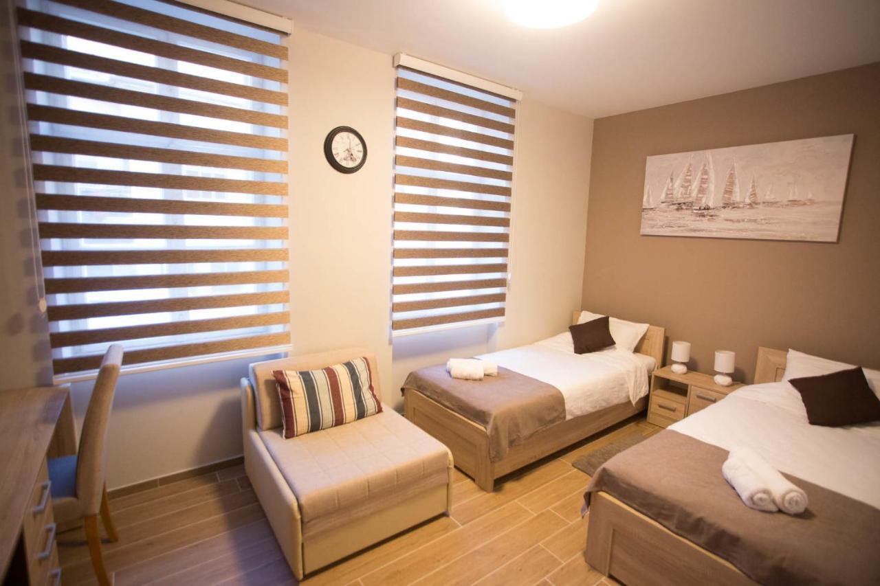 A Pousada Centar Lux 2 Zrenjanin Exterior foto